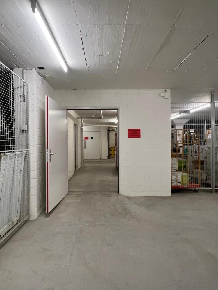 Local de stockage de 400m², photo 7 sur 9