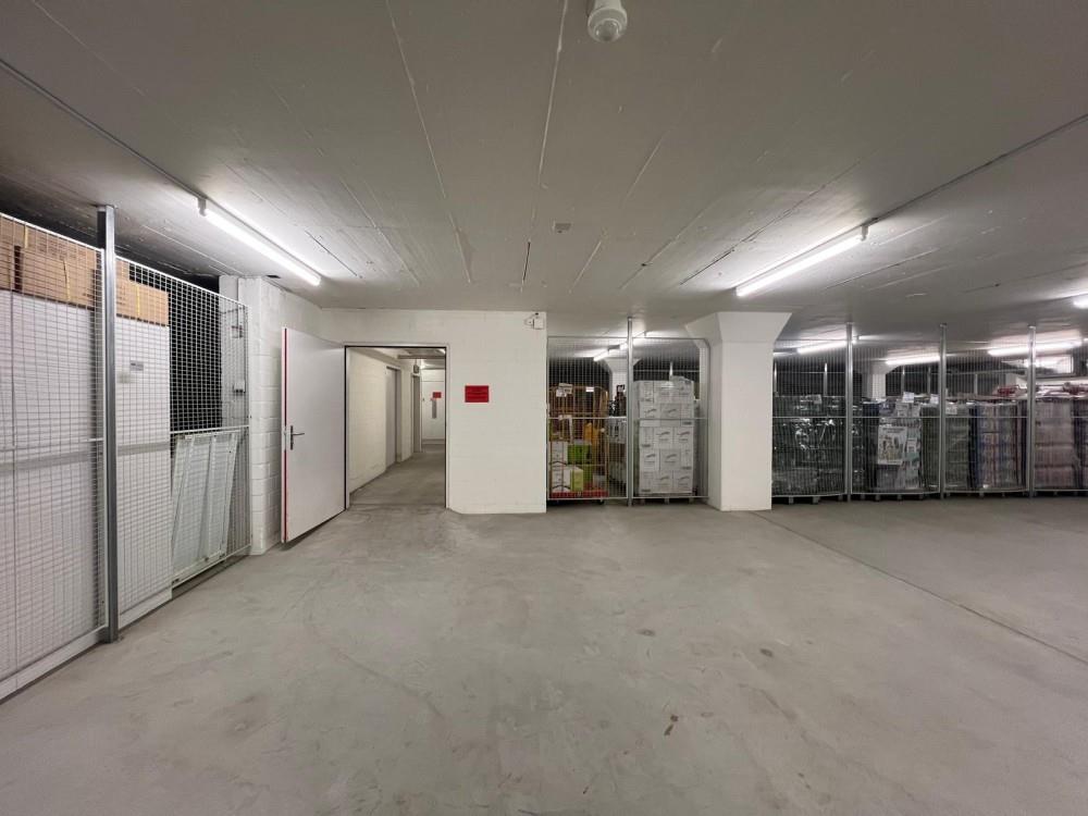 Local de stockage de 400m², photo 5 sur 9