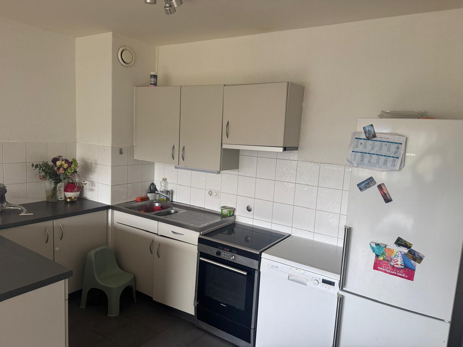 Appartement de 6 pièces

Frais d'agence 1000 CHF, photo 3 sur 10