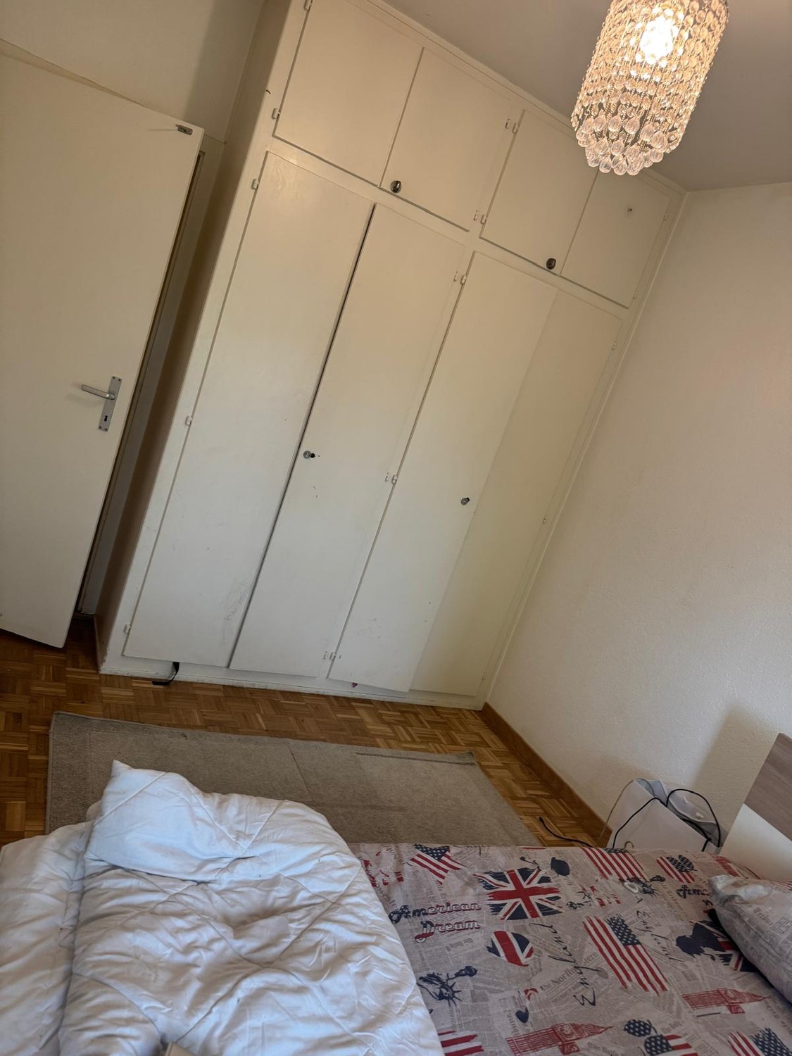 Appartement de 6 pièces

Frais d'agence 1000 CHF, photo 4 sur 10