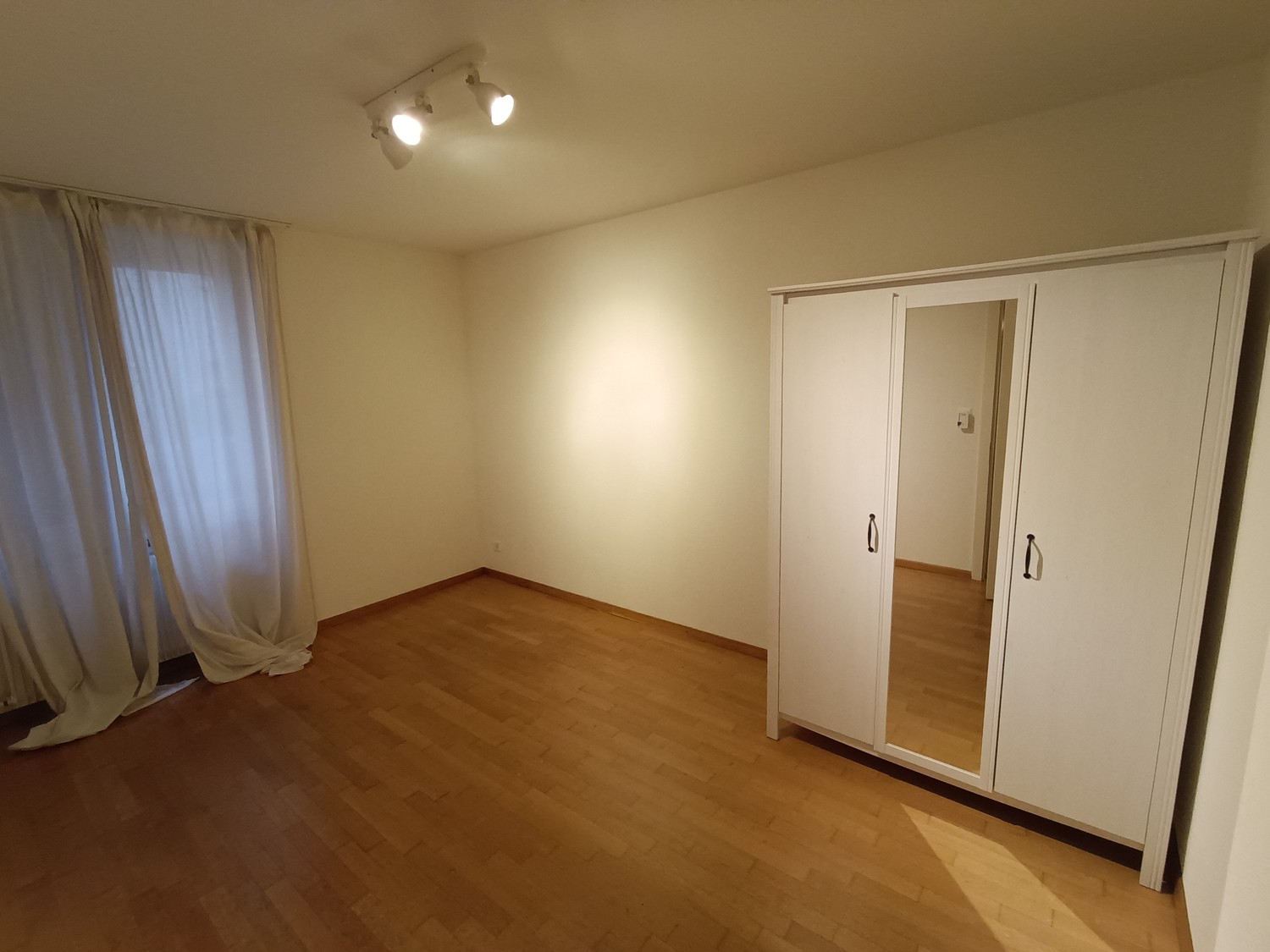 Chambre en colocation, photo 1 sur 8