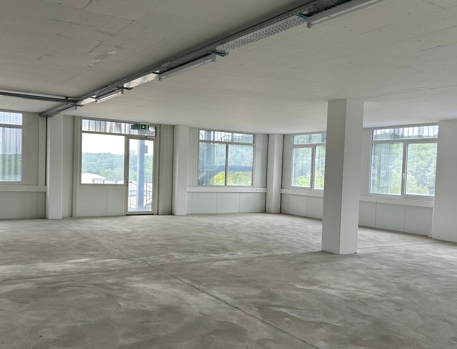 1120m² industrial object, photo 3 sur 8