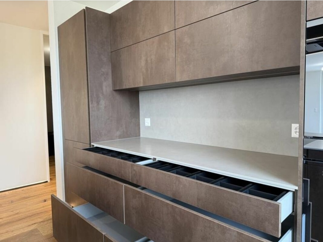 Exclusive 3.5-Room Attic Flat with Panoramic Views