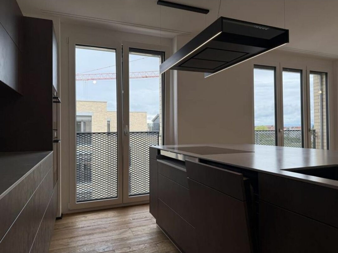 Exclusive 3.5-Room Attic Flat with Panoramic Views
