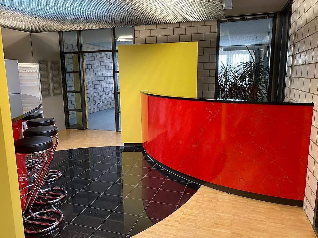 144m² commercial, photo 1 sur 5