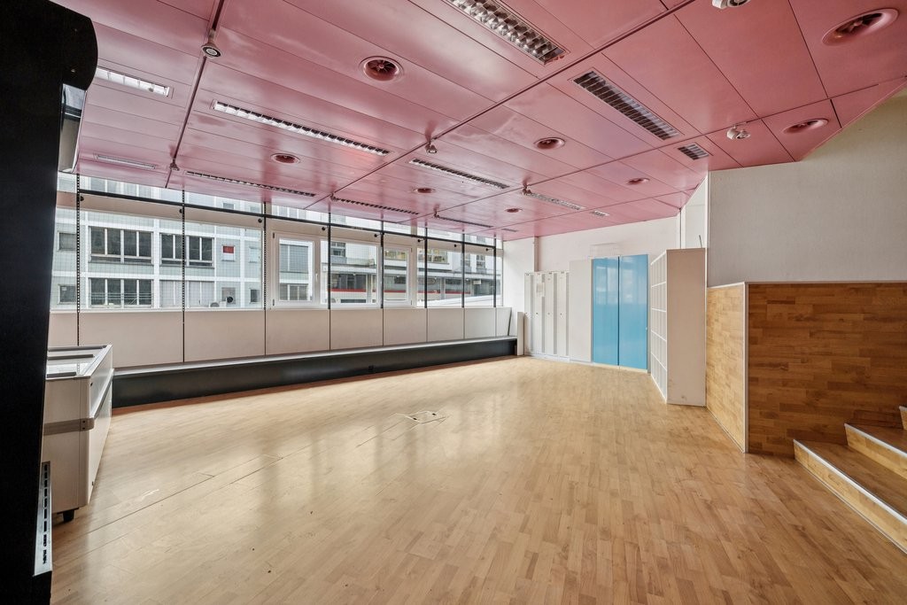 180m² shop, photo 3 sur 6