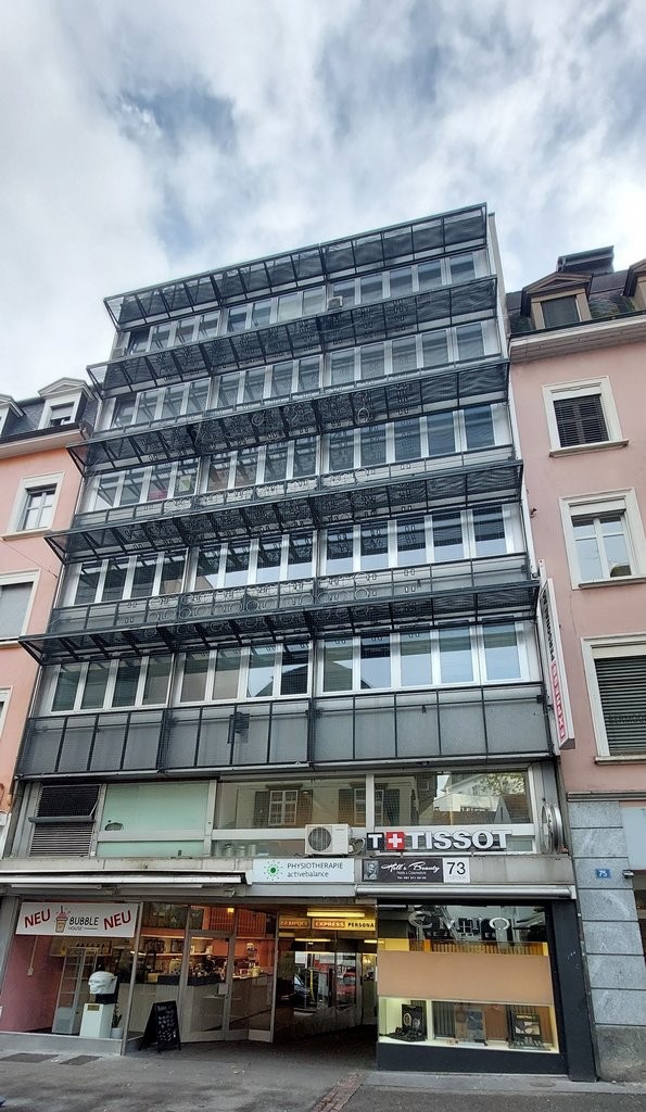 180m² shop, photo 1 sur 6