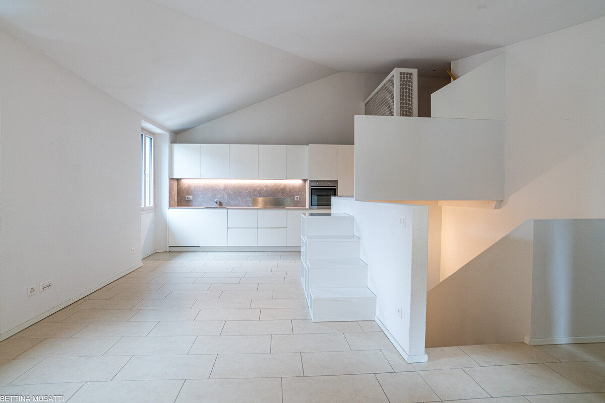 Appartement en attique de 3 ½ pièces, photo 1 sur 10