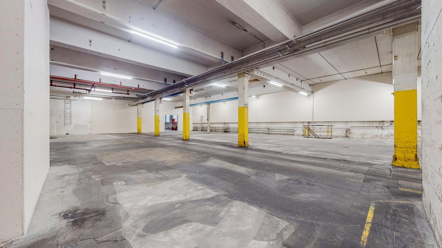Local de stockage de 603m², photo 3 sur 4