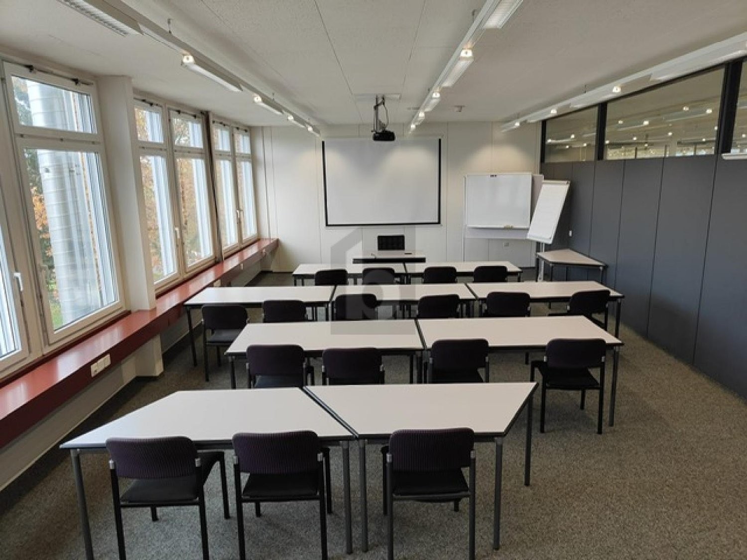 Bureau de 900m², photo 3 sur 4