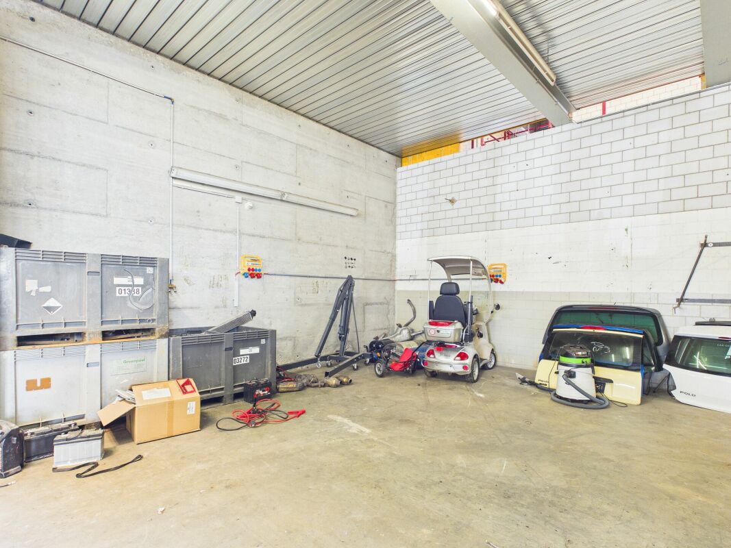 Atelier de 350m², photo 4 sur 9