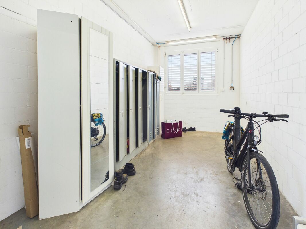 Atelier de 350m², photo 7 sur 9