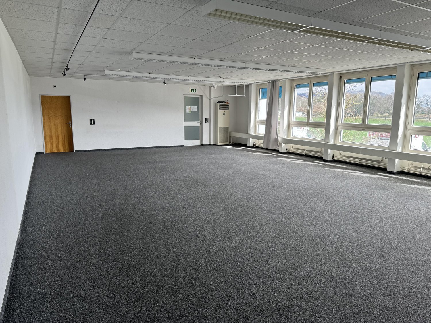 Bureau de 150m², photo 2 sur 6