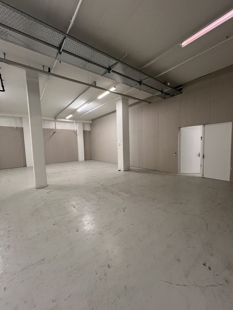 Local de stockage de 746m², photo 4 sur 4