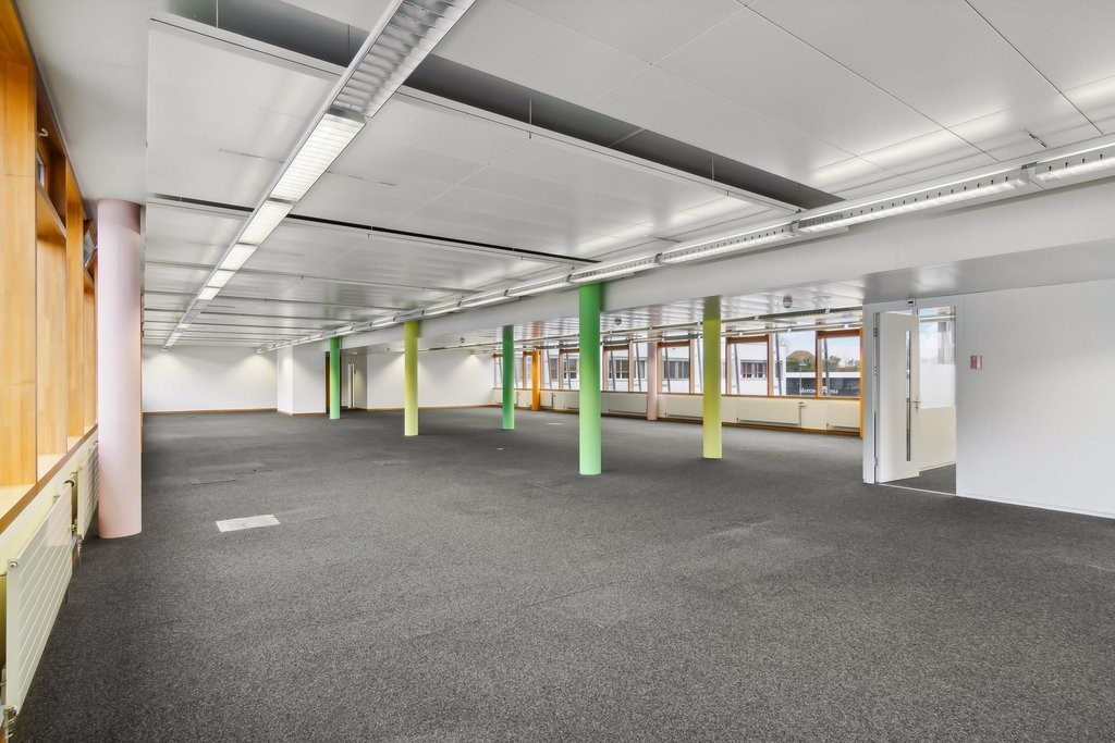 572m² bureau