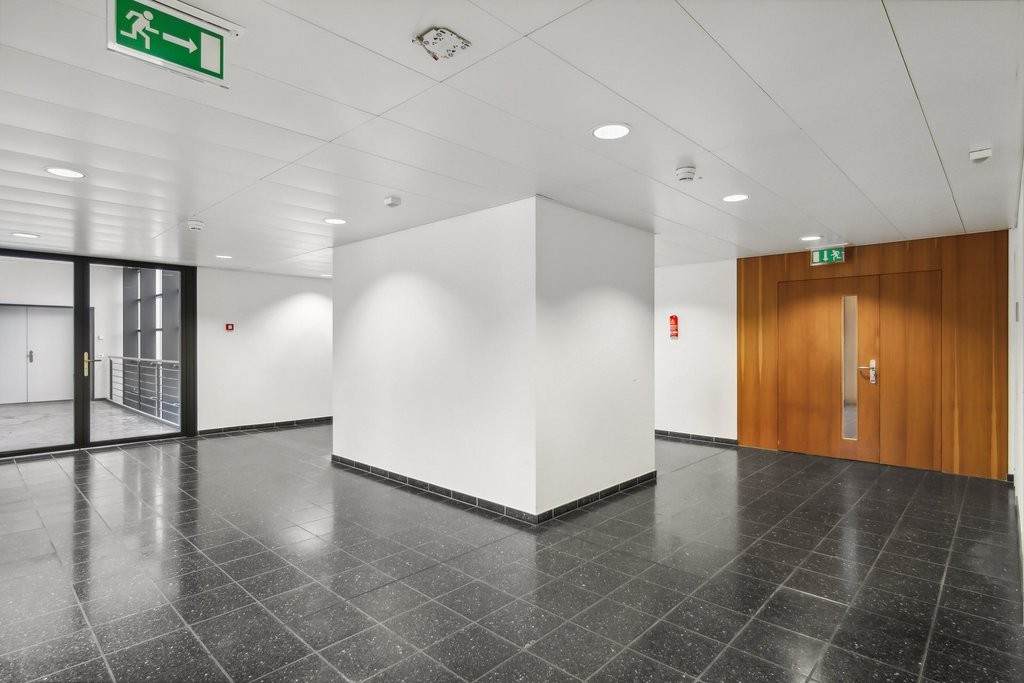 572m² bureau