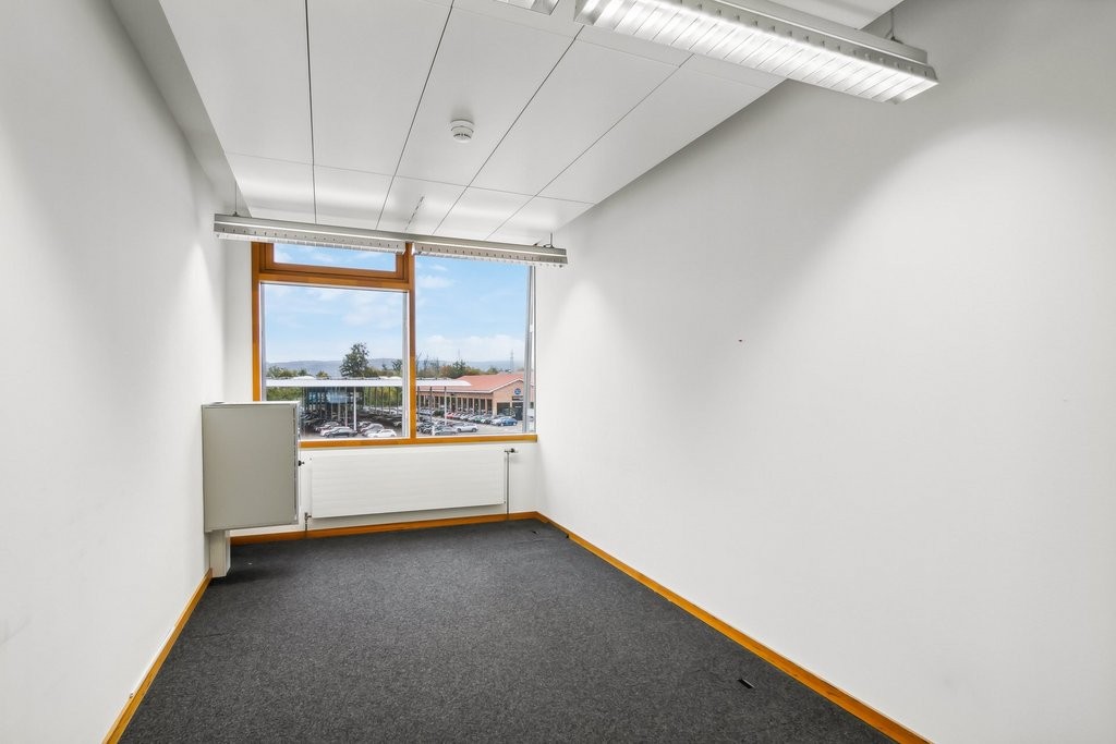 572m² bureau