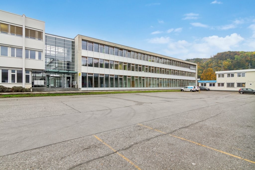 572m² bureau