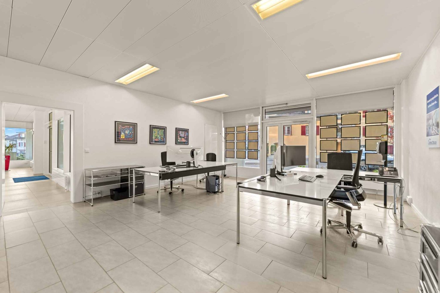 81m² office