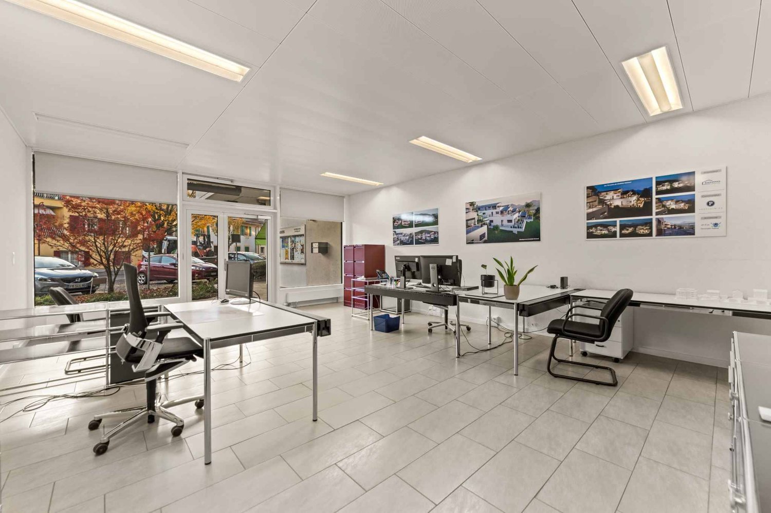 81m² office