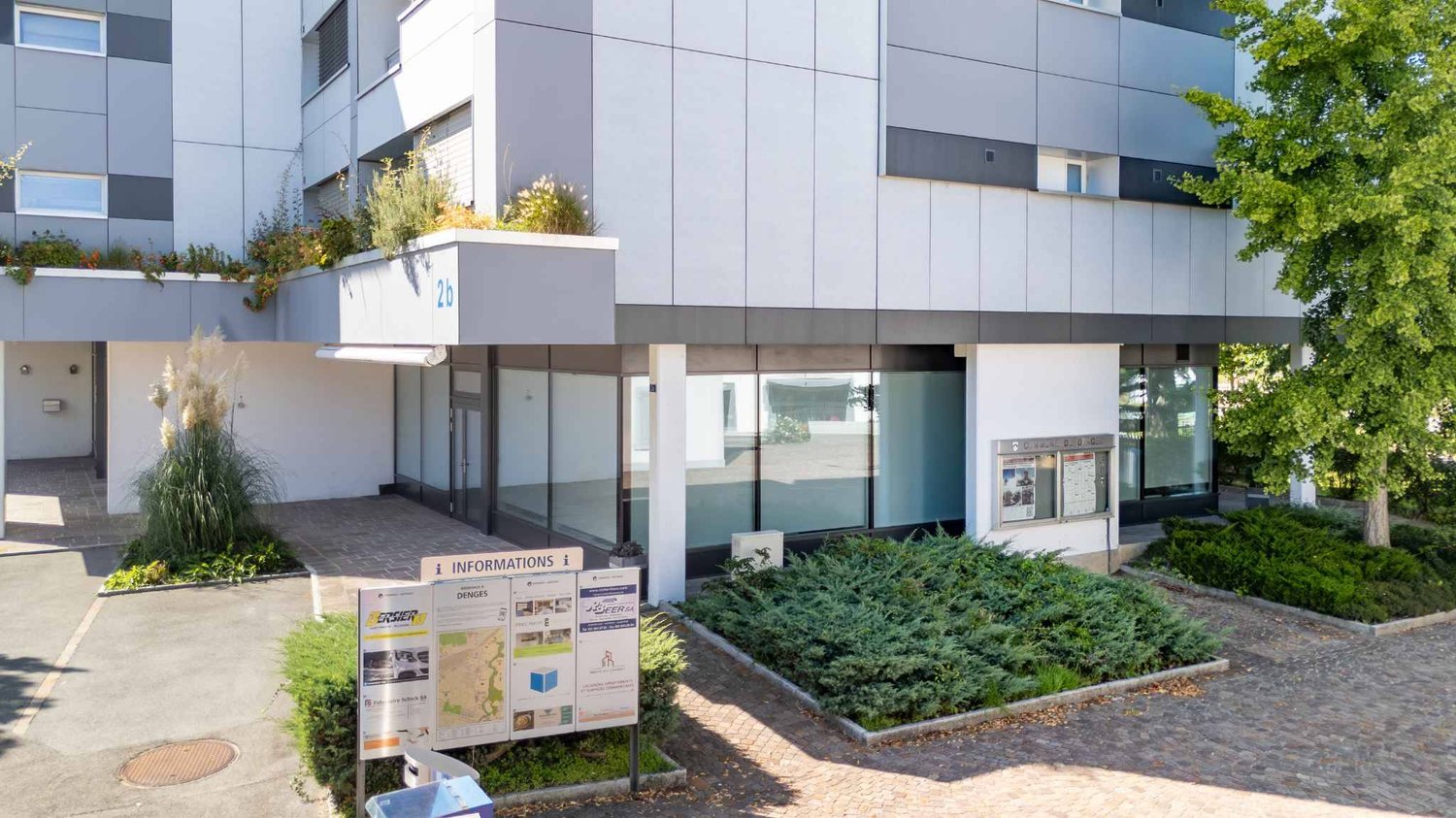 81m² office