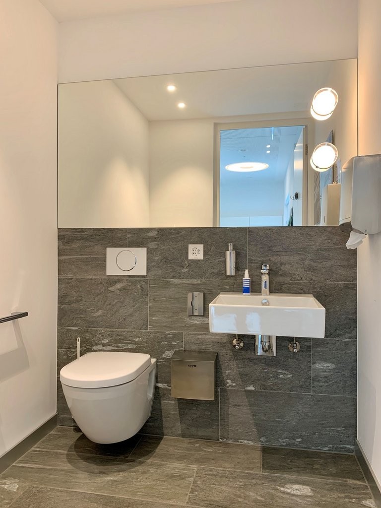 140m² commercial, photo 6 sur 7