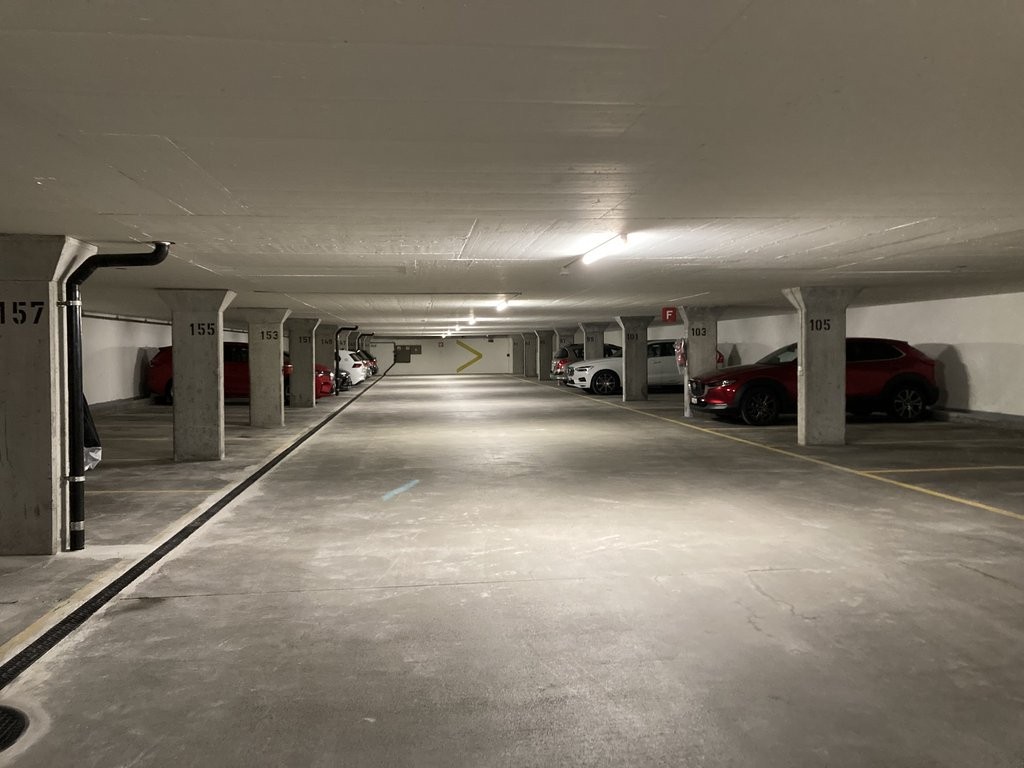 Place de parc souterraine, photo 1 sur 5