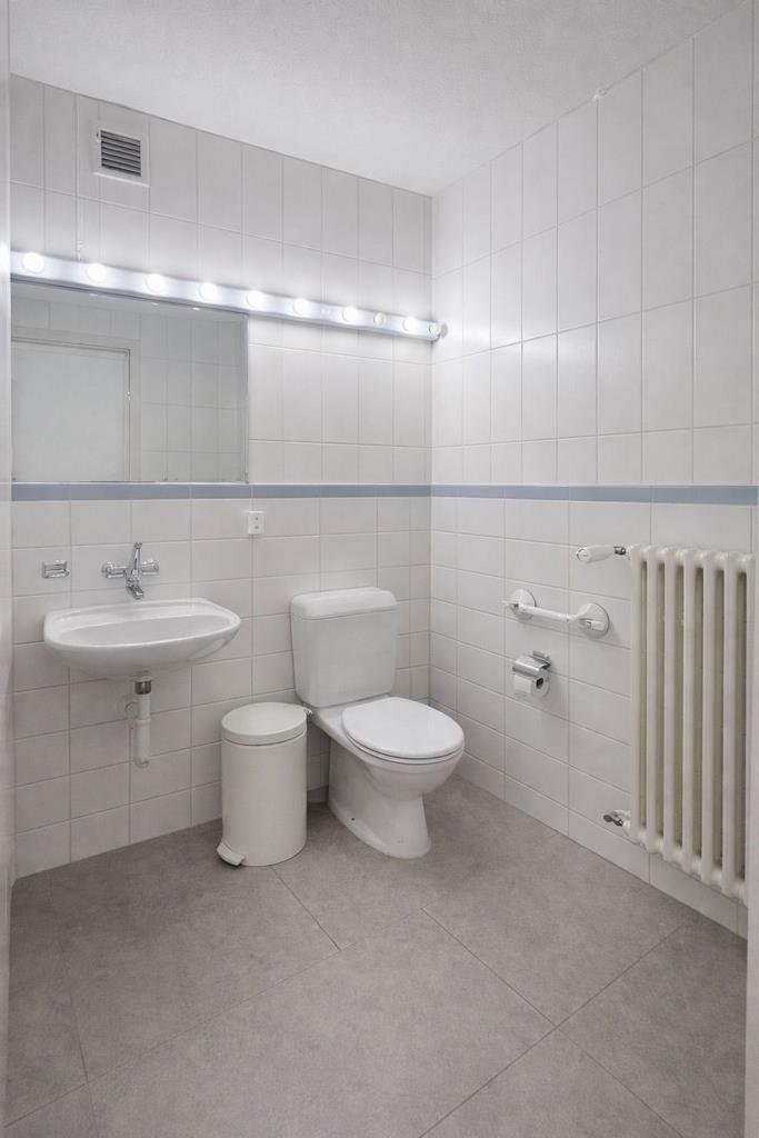102m² commercial, photo 8 sur 9