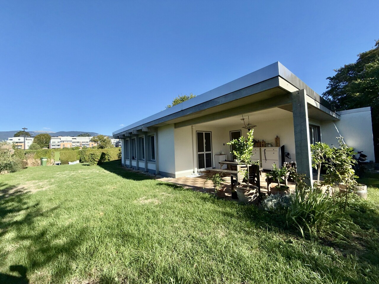 8 rooms villa