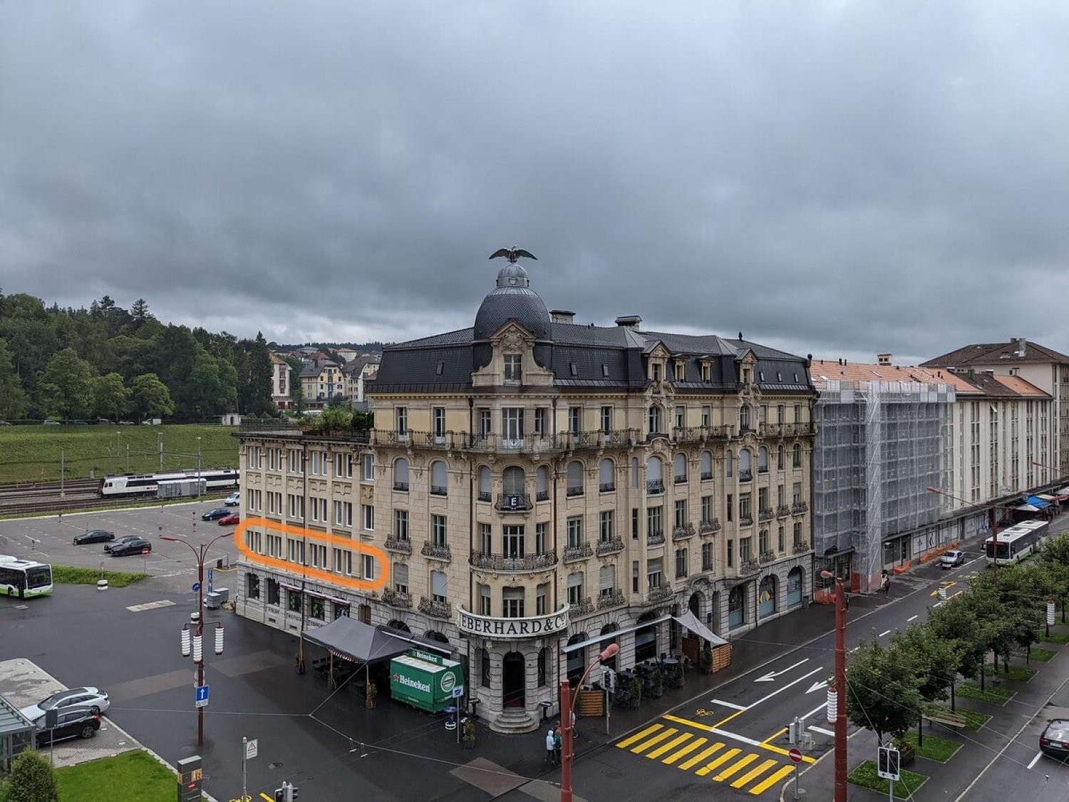 145m² office
