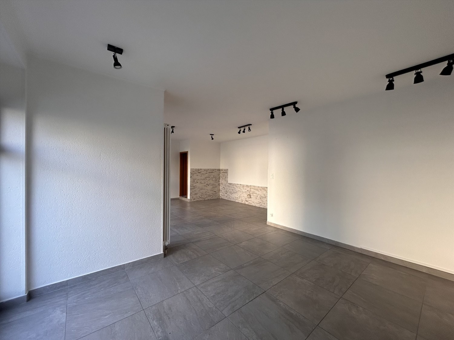 55m² shop