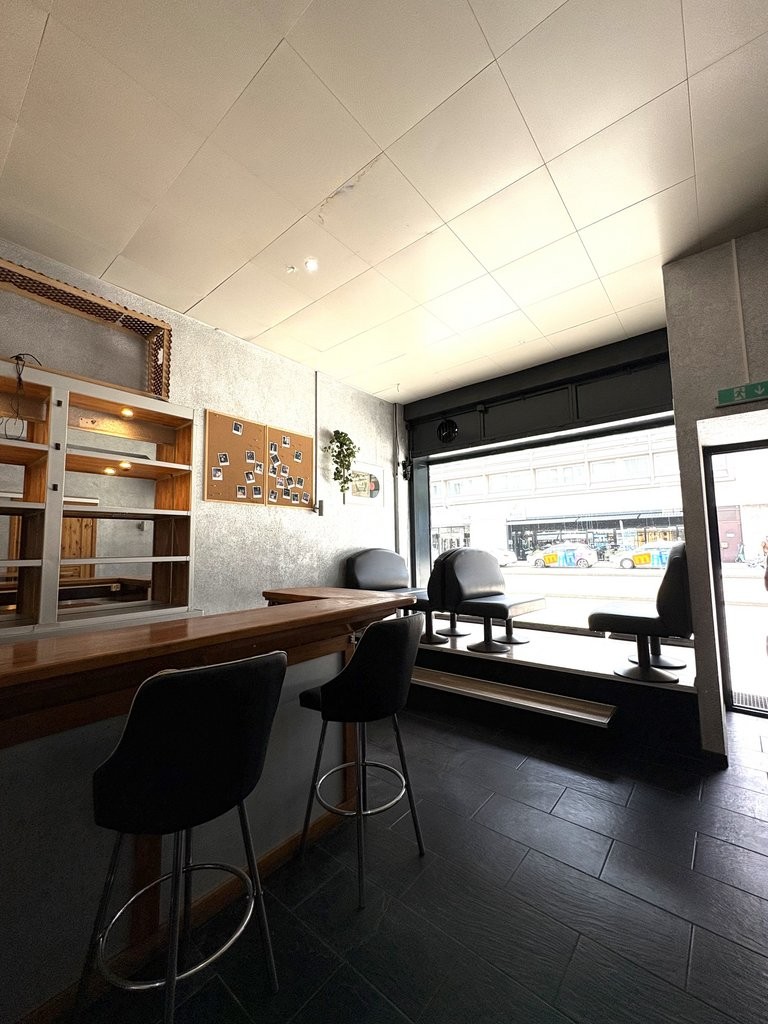 65m² commercial, photo 2 sur 4
