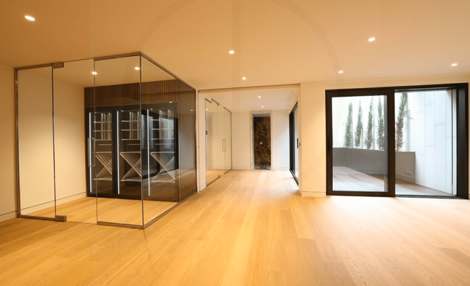 5 rooms apartment