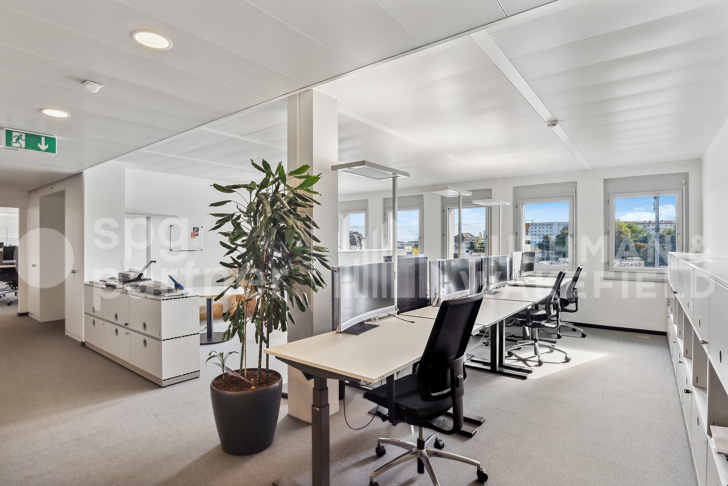 1448m² office