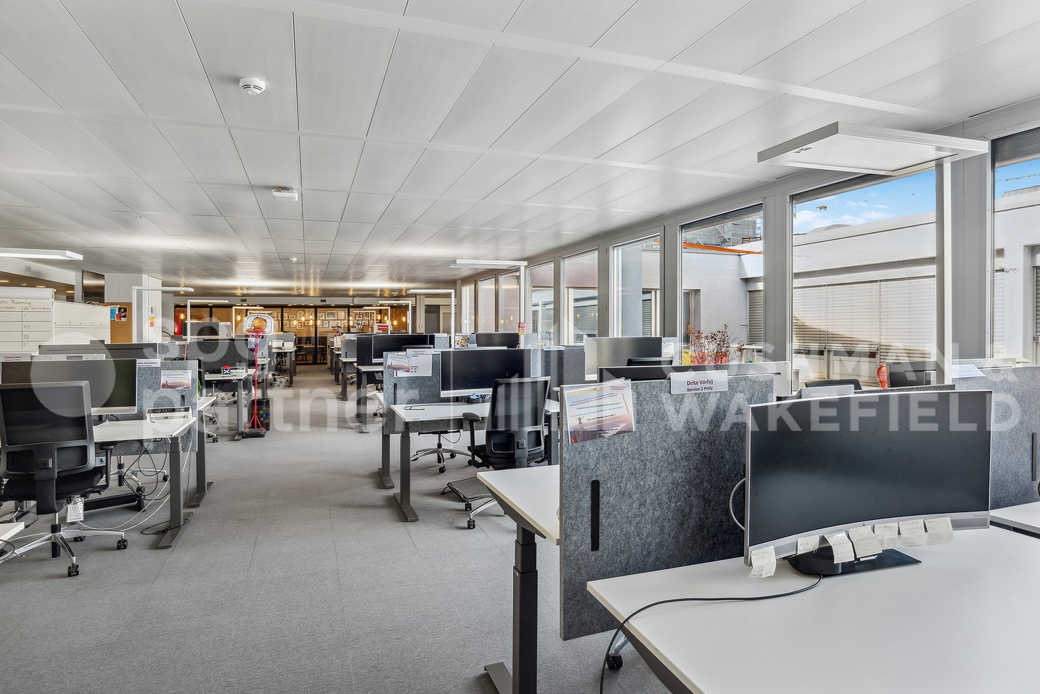 1448m² office