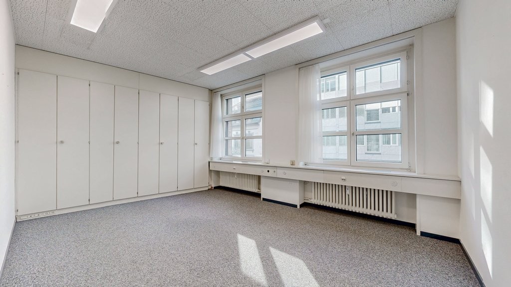 150m² office