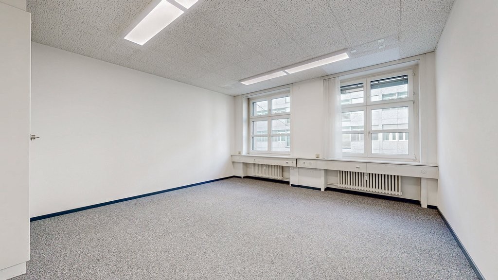 150m² office