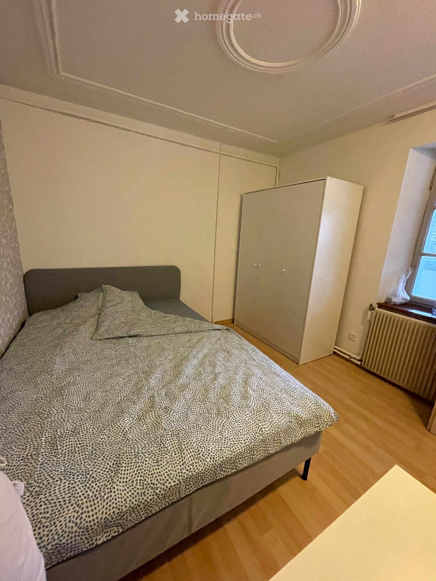 Chambre meublée à Balsthal pour des séjours de courte et longue durée

Au St. Wolfgangstrasse 2 à Balsthal, nous proposons à la location une chambre meublée avec douche et WC séparés. L'offre convient aussi bien pour des séjours temporaires que pour une location à plus long terme.

Adresse : St. Wol
