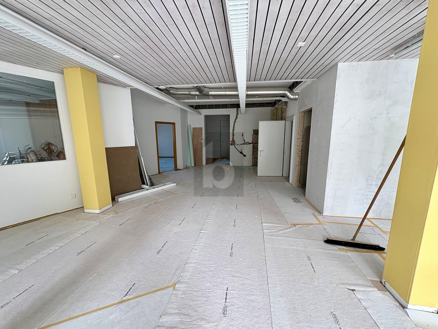 Commerce de 160m²