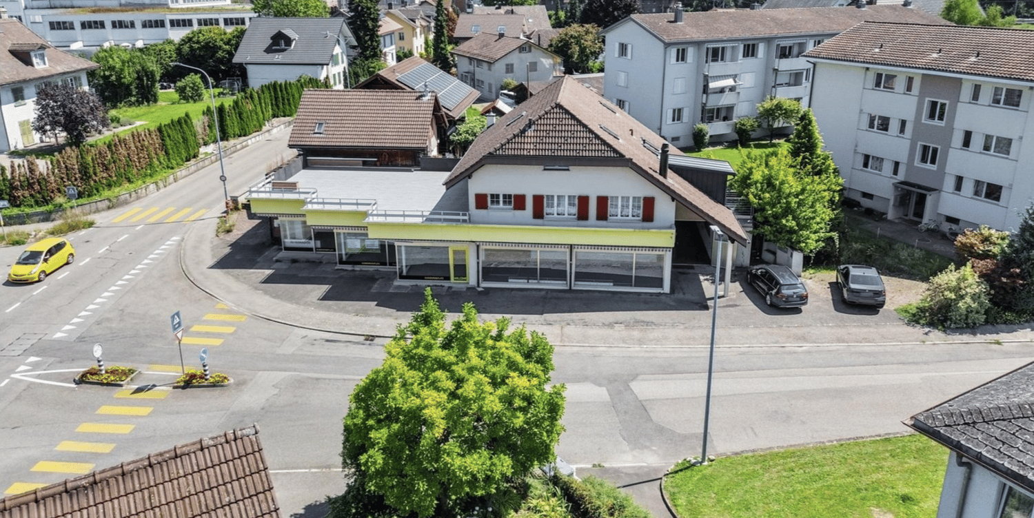 652m² bâtiment résidentiel / commercial, photo 1 sur 10