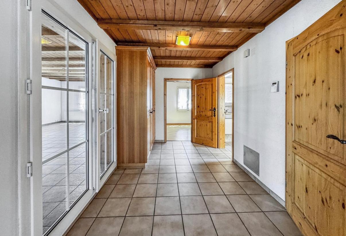 652m² bâtiment résidentiel / commercial, photo 7 sur 10