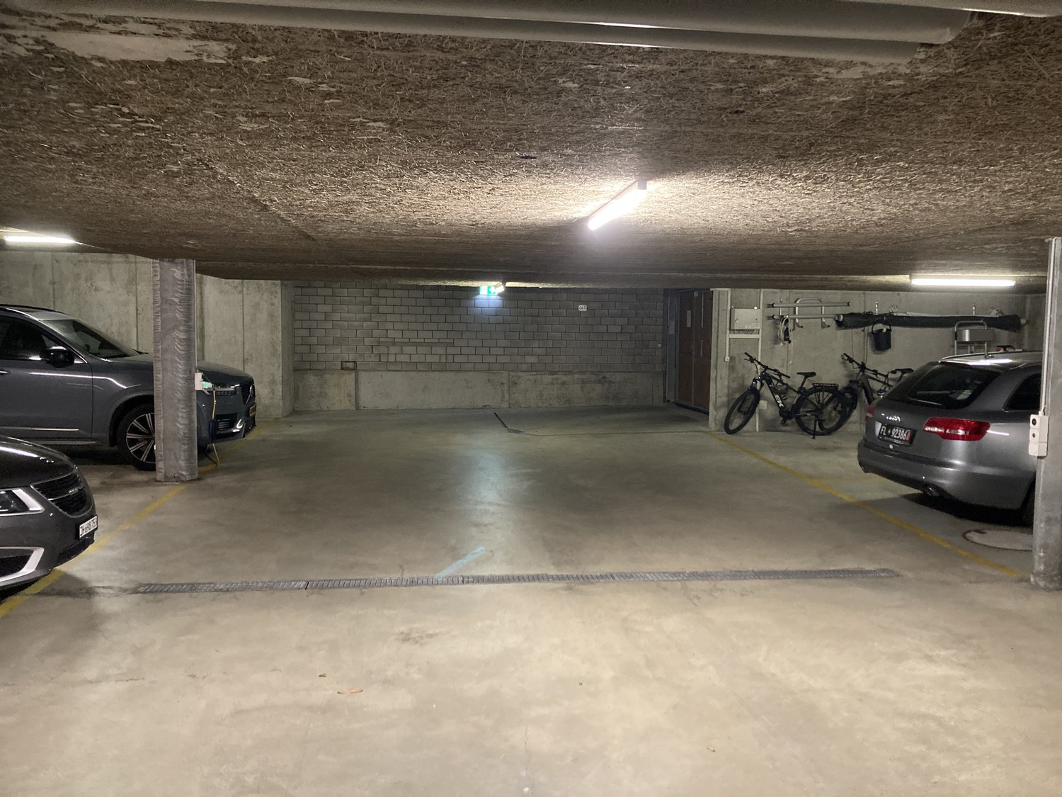 Place disponible, photo 2 sur 2