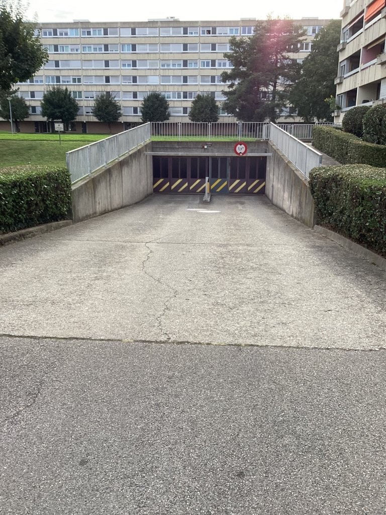 Underground slot