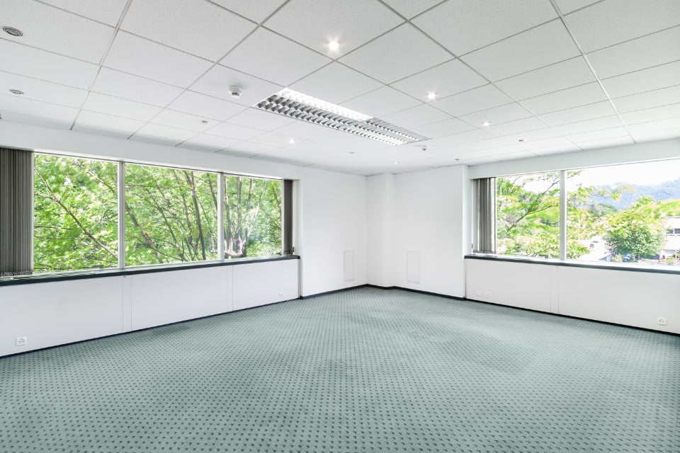 196m² bureau
