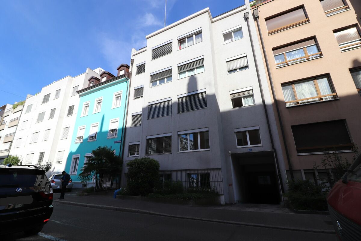 Place disponible, photo 1 sur 2