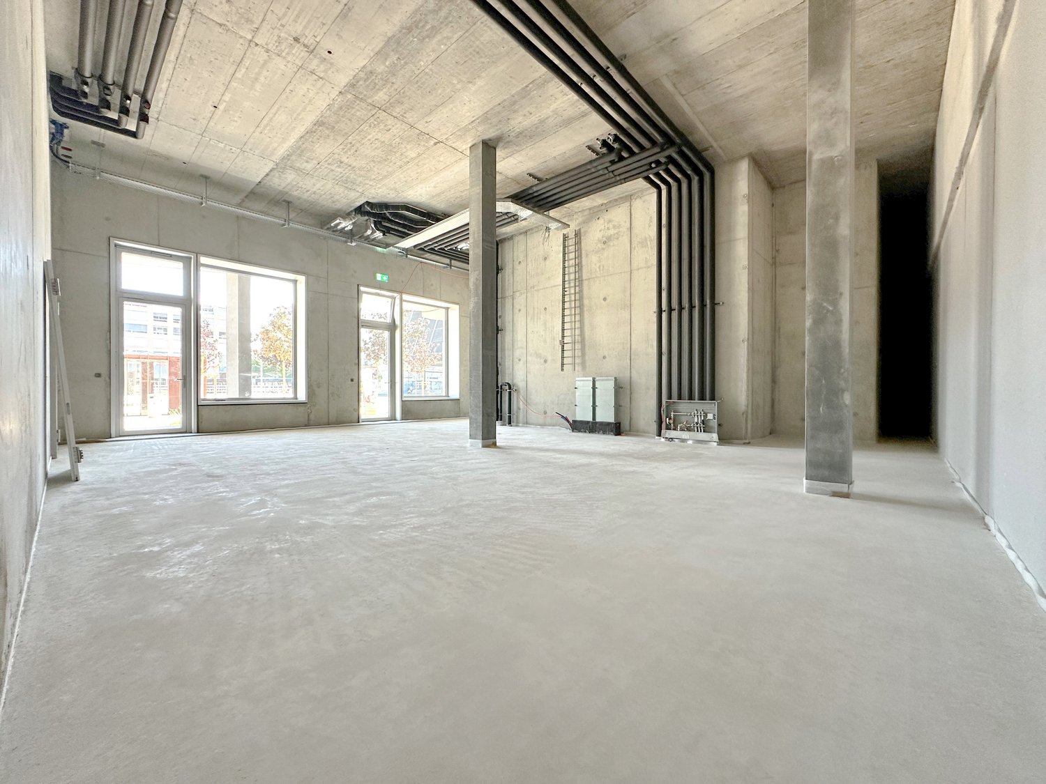 87m² shop, photo 3 sur 4