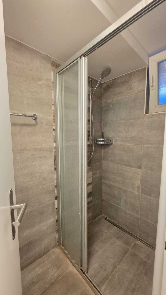 1 room single room