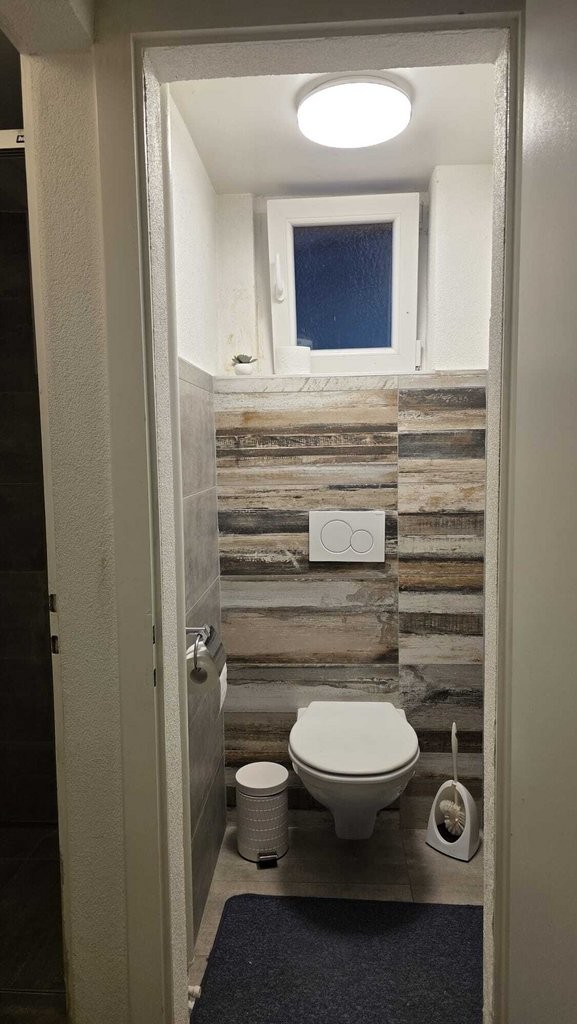 1 room single room