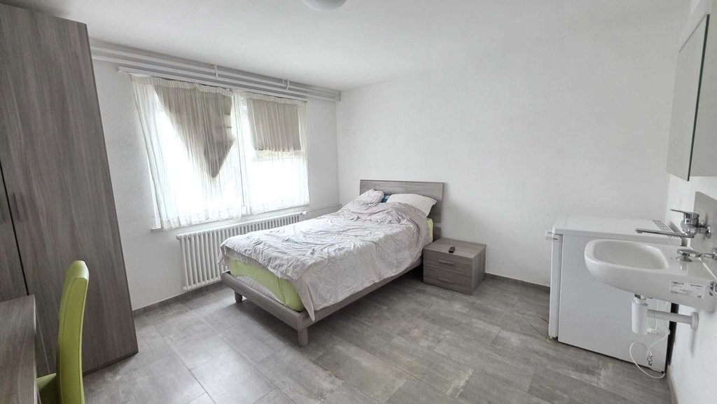 1 room single room