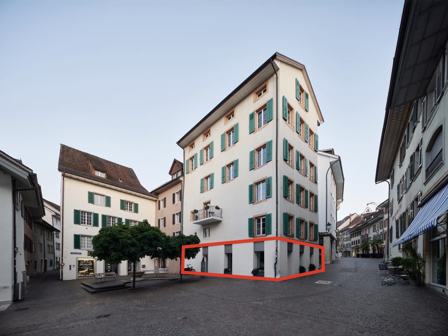 72m² commercial
